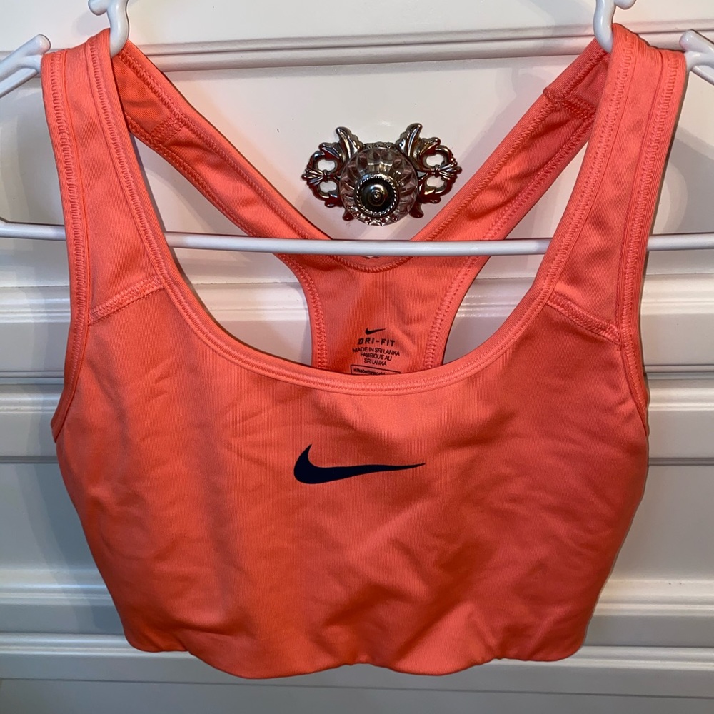 women’s nike sports bra